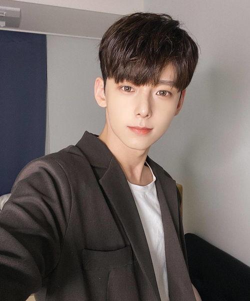 奶狗明星发型,青春活力，魅力四溢