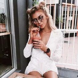 明星可爱双发髻,双发髻下的可爱魅力