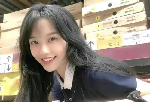 网红语文老师本人照片,颜值与才华并存的魅力化身