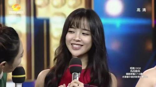 拿个酒瓶说唱美女网红,美女网红演绎拿酒瓶说唱风采